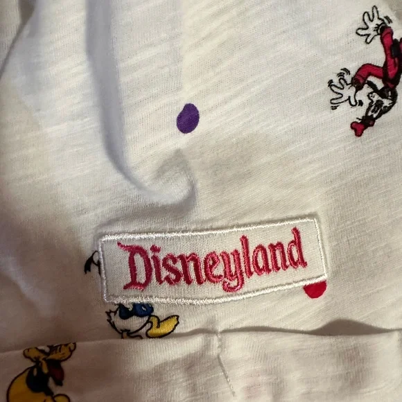 Women’s Mickey and Friends Tee- Size 3X - Picture 4 of 4